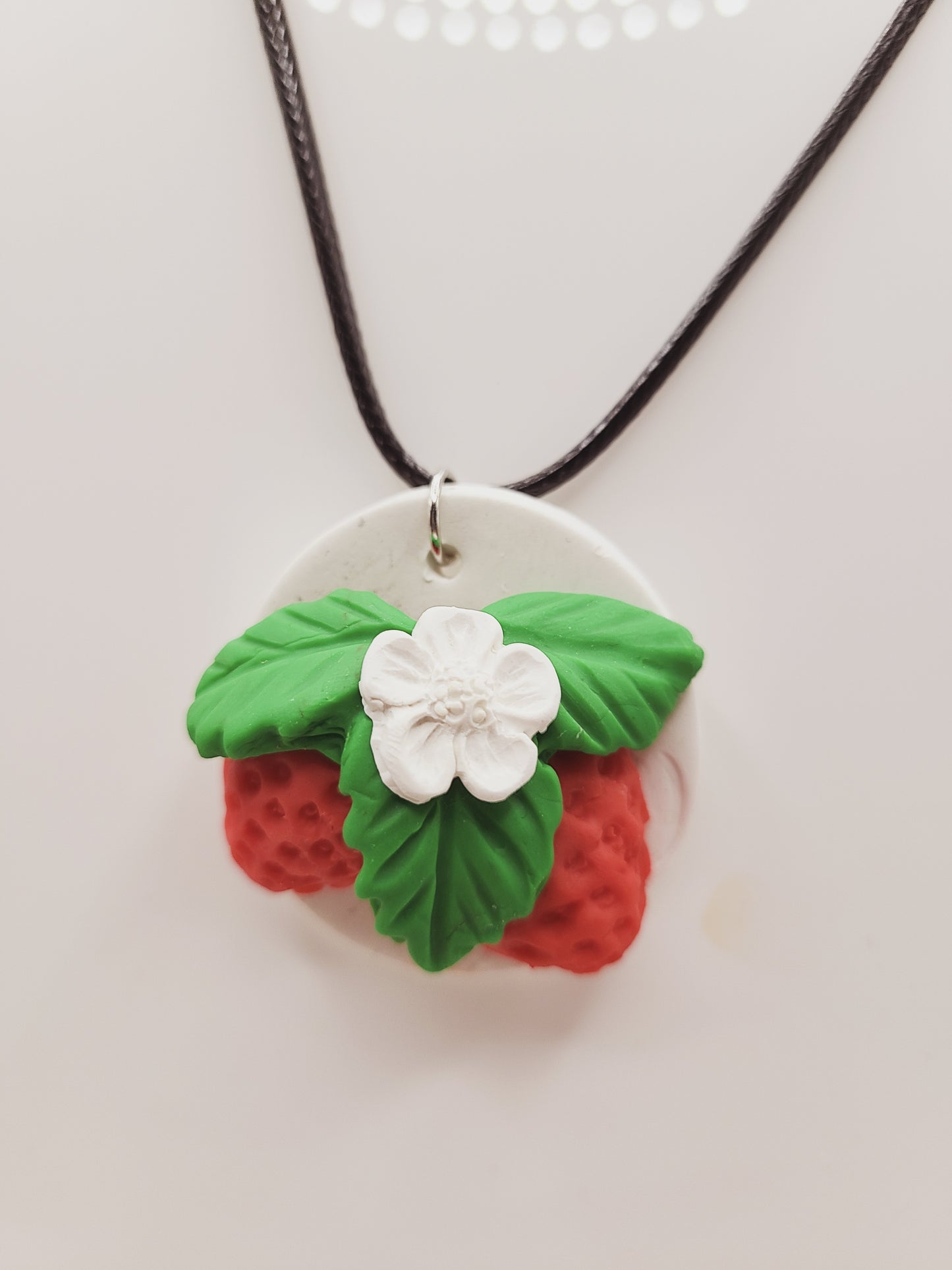 Strawberry Ken'niiohontésha Pendant